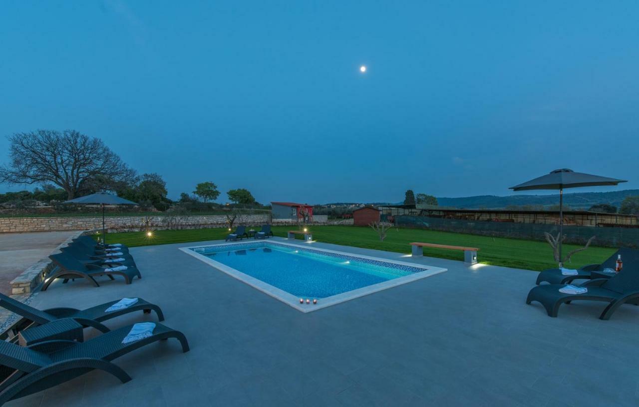 Sea View Apartments With Shared Pool Pomer Bagian luar foto